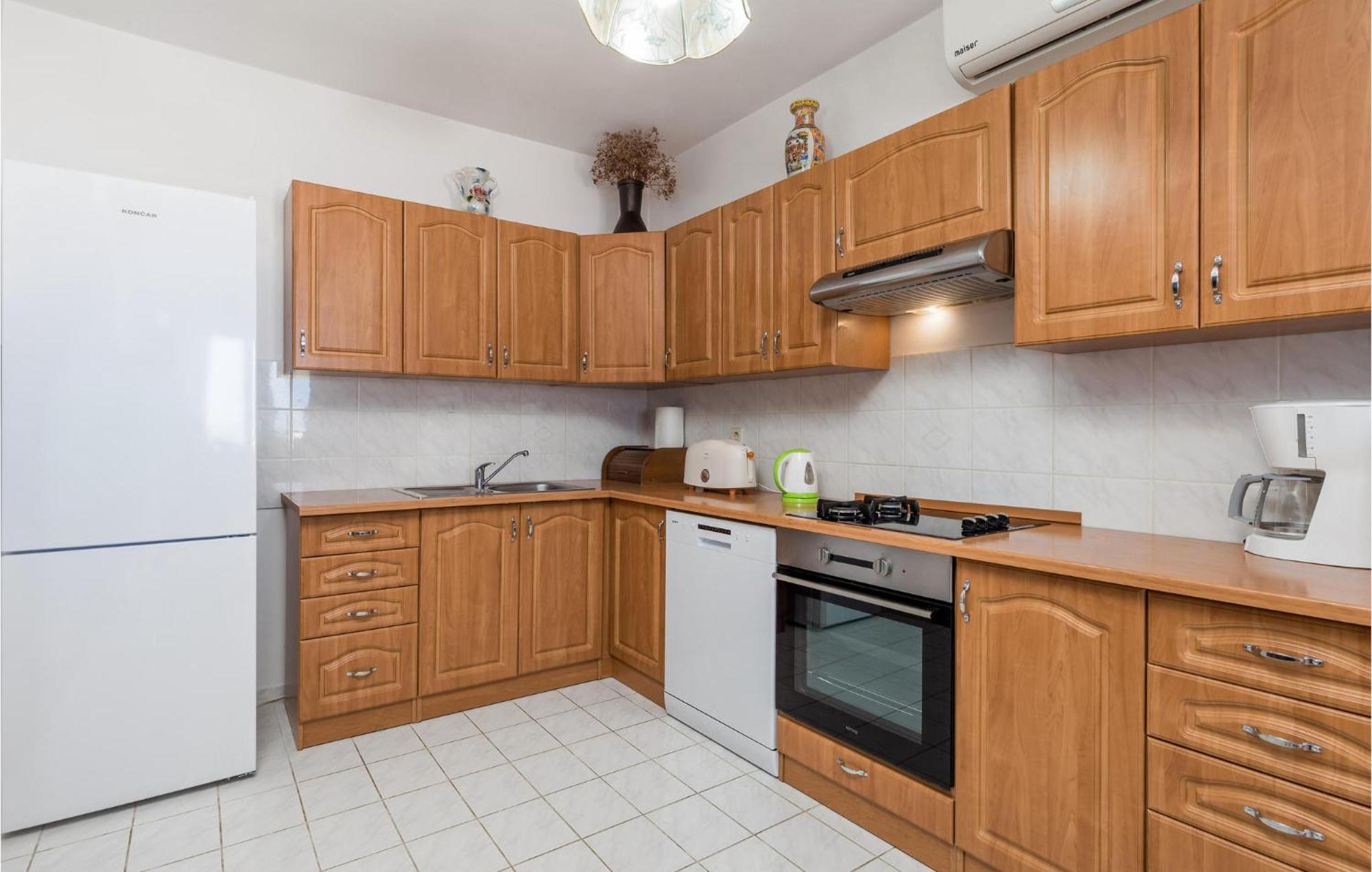 Nice Apartment In Sv,Juraj With Kitchen Sveti Juraj Exterior photo